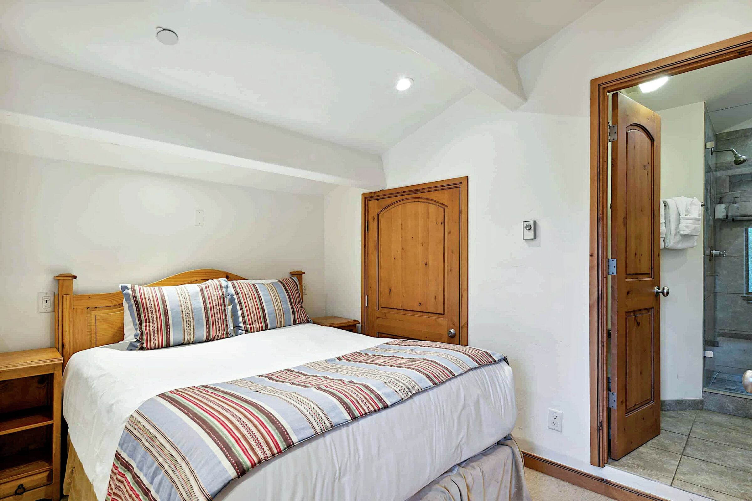 #340 - Studio Loft Bedroom