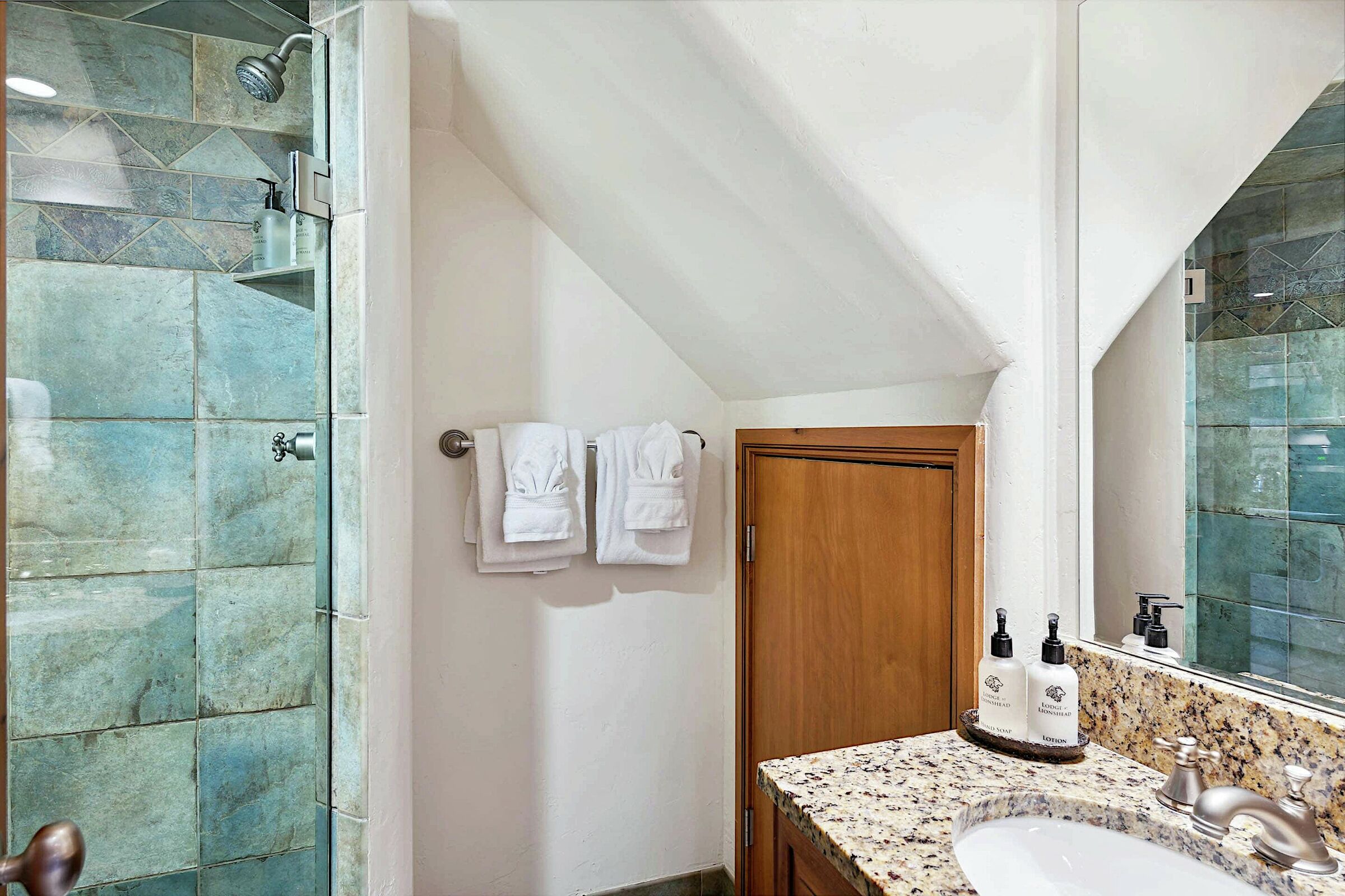 #340 - Studio Bathroom