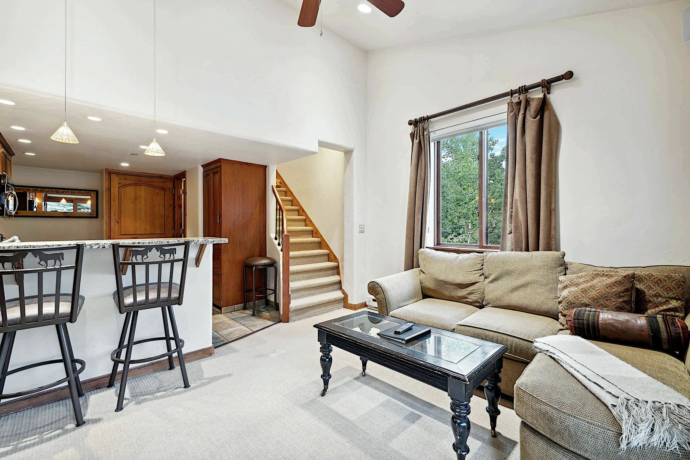 #340 - Studio Living Area