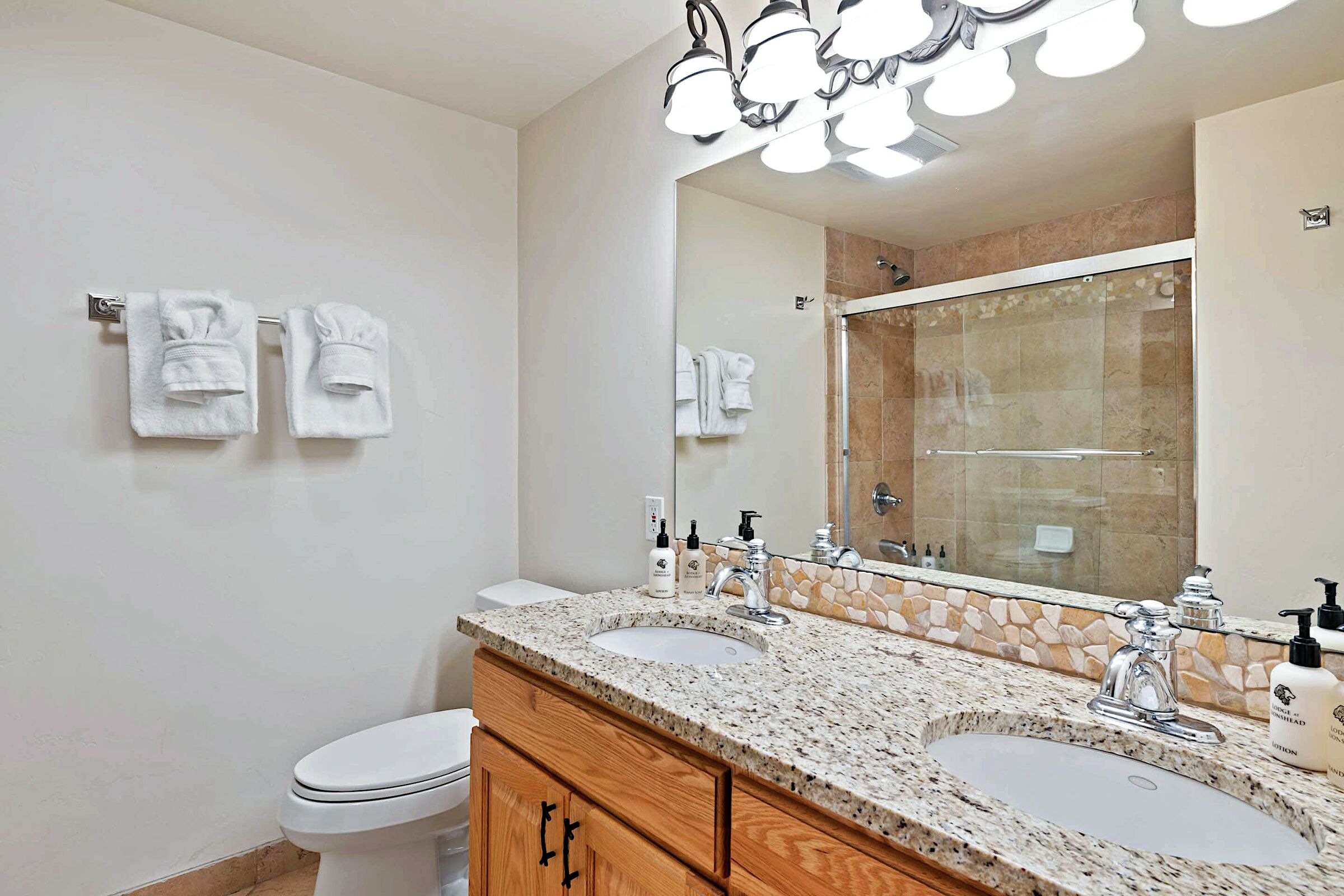 #270A - Bathroom