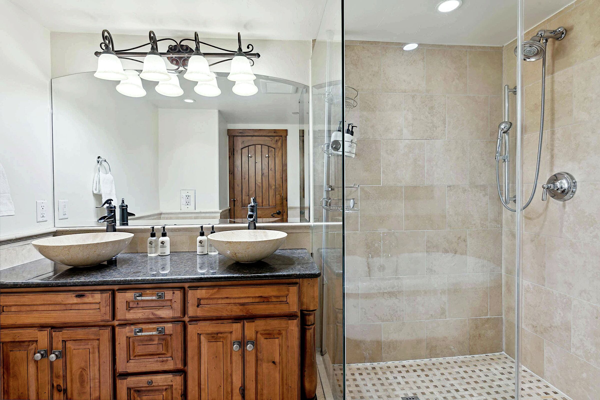 #230B - Ensuite Bathroom