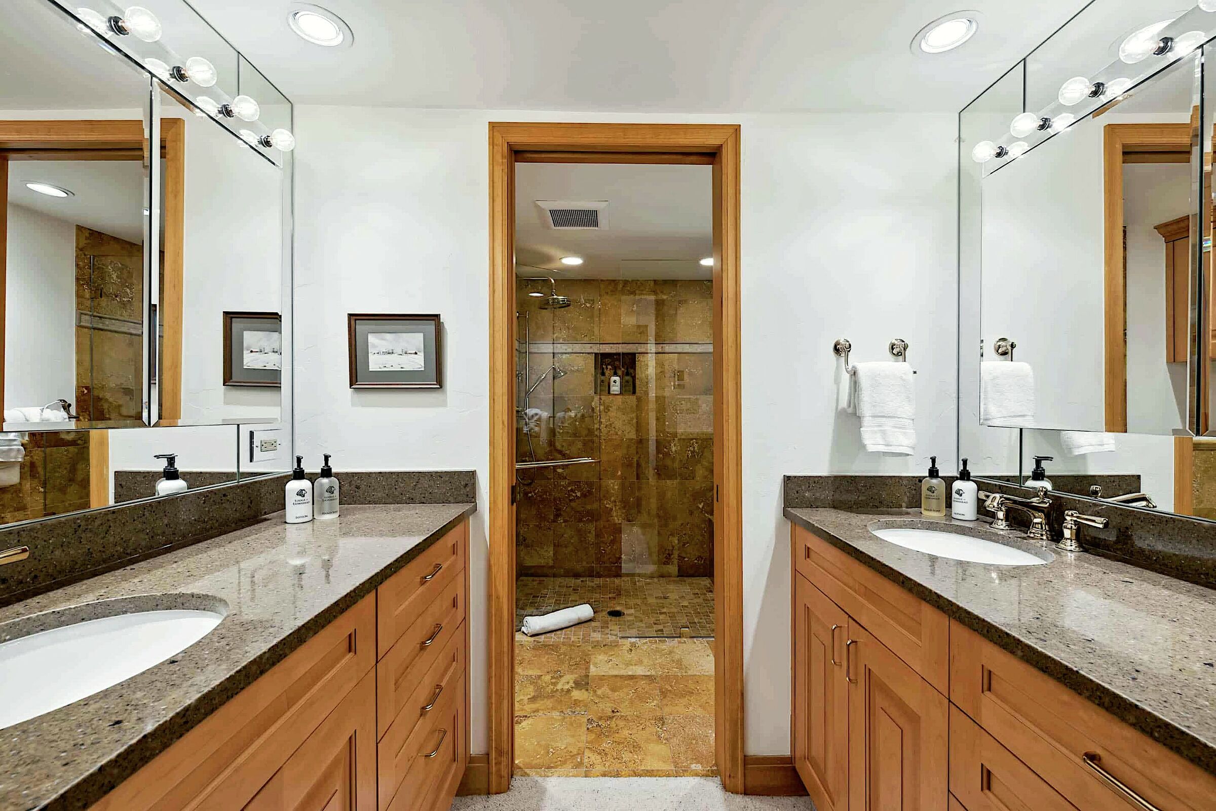 #160A - Master Ensuite Bathroom