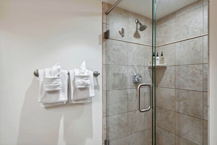 #120A - Bathroom
