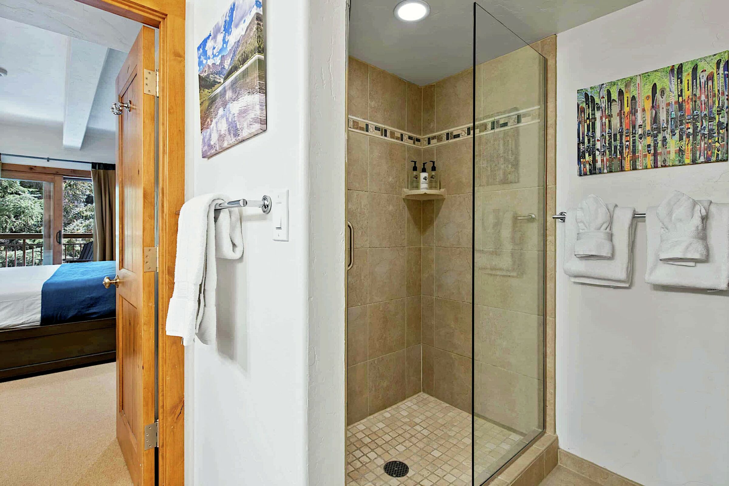 #220A - Ensuite Bathroom
