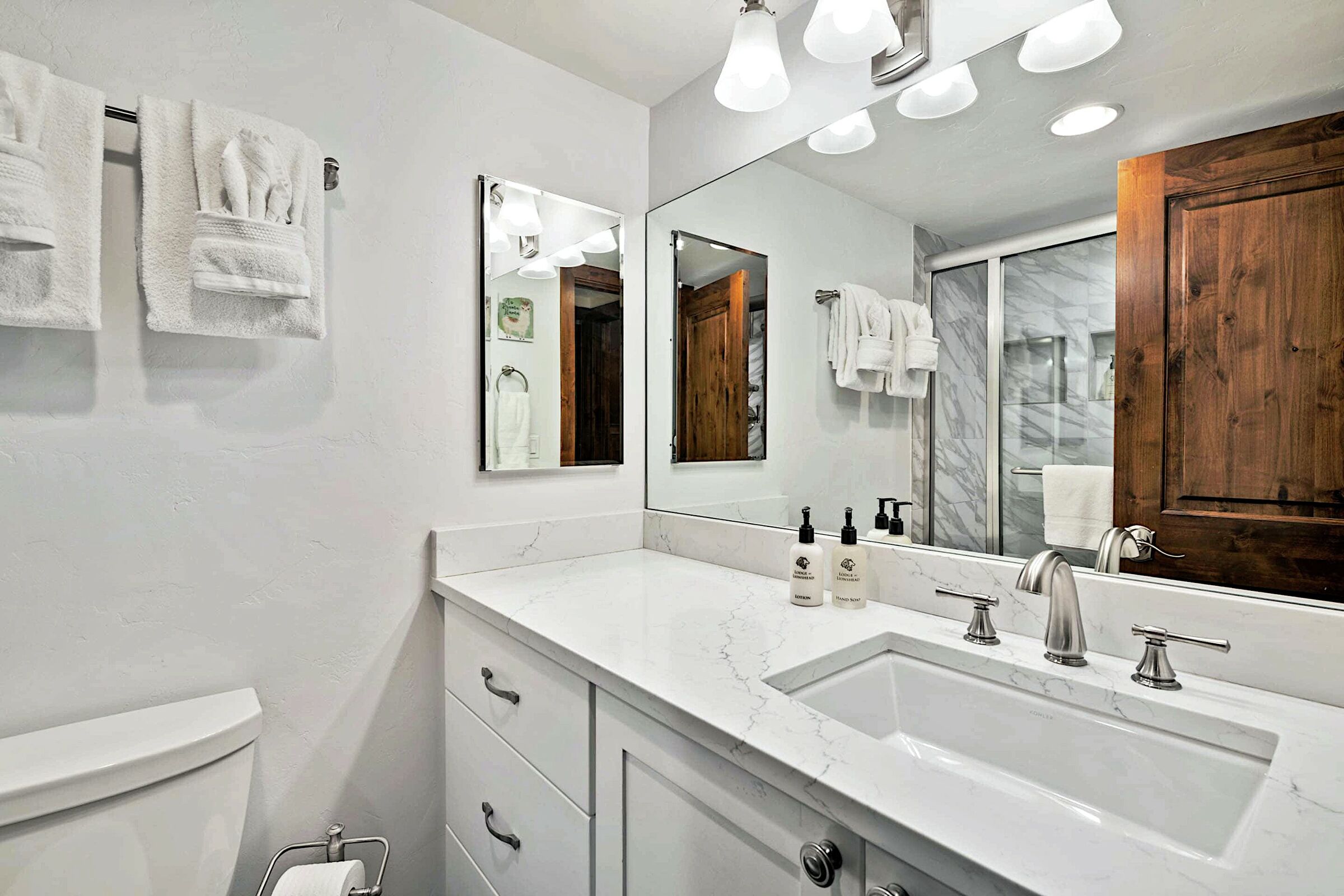 #403 - Bathroom