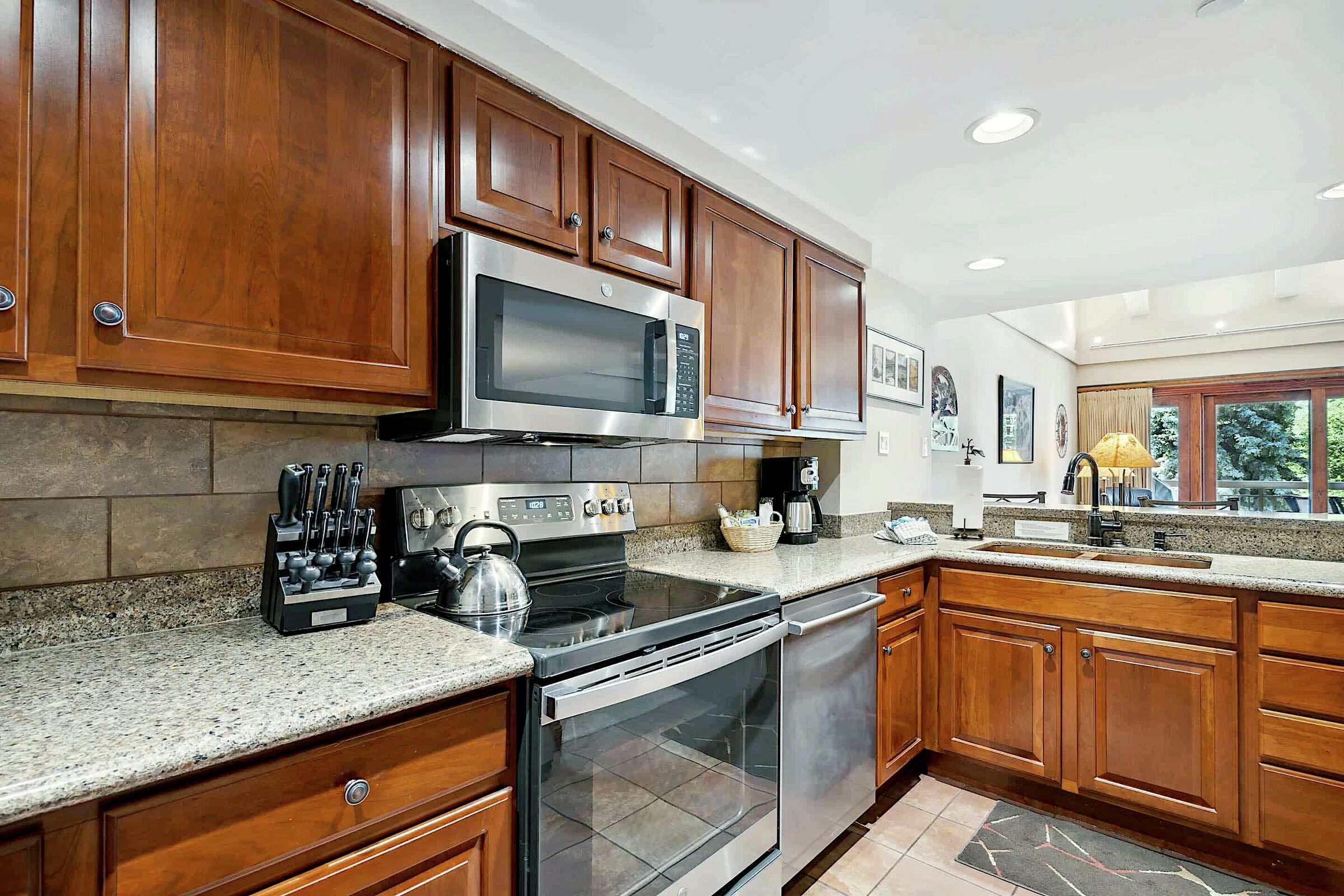 #405 - Kitchen