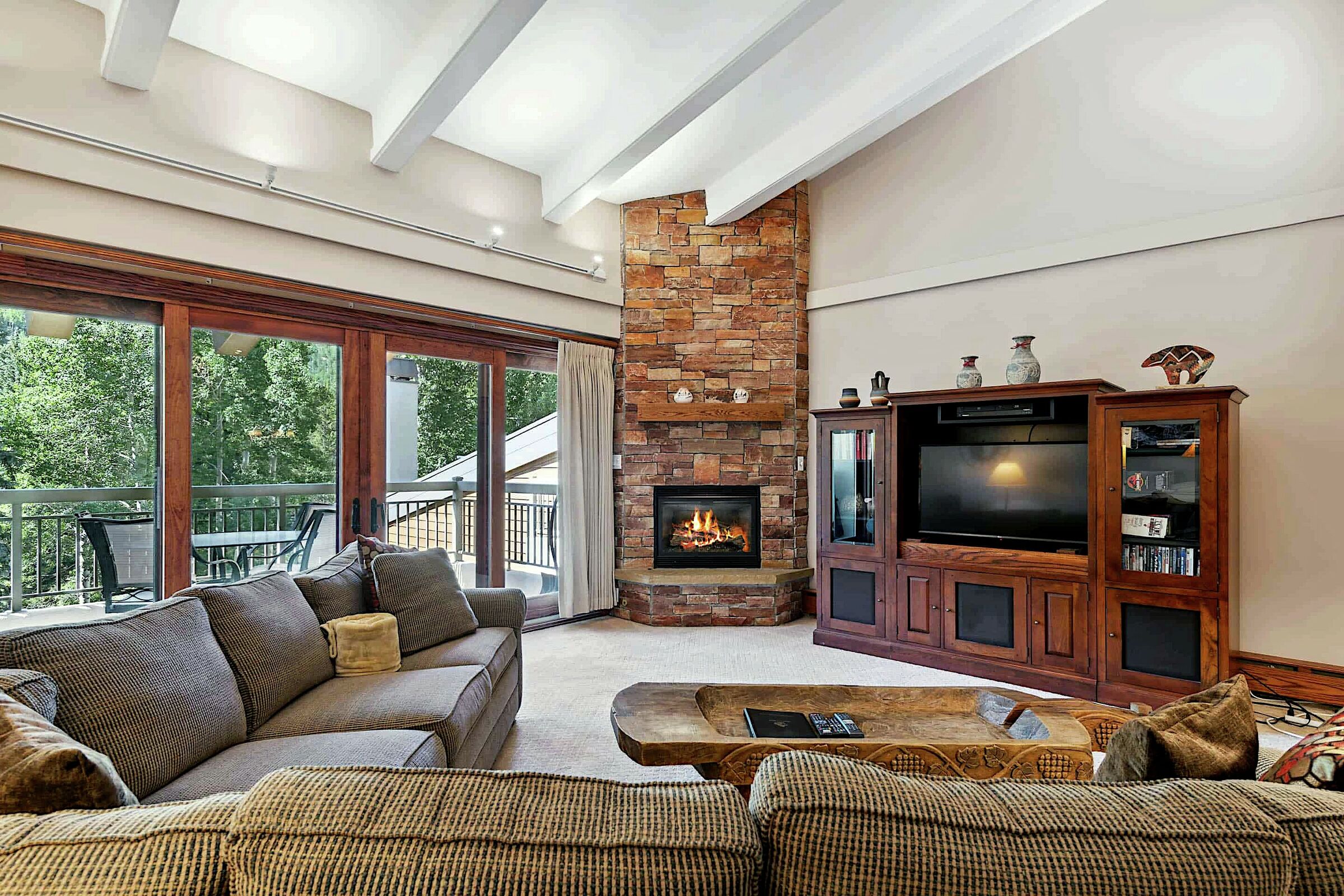 #405 - Living Room