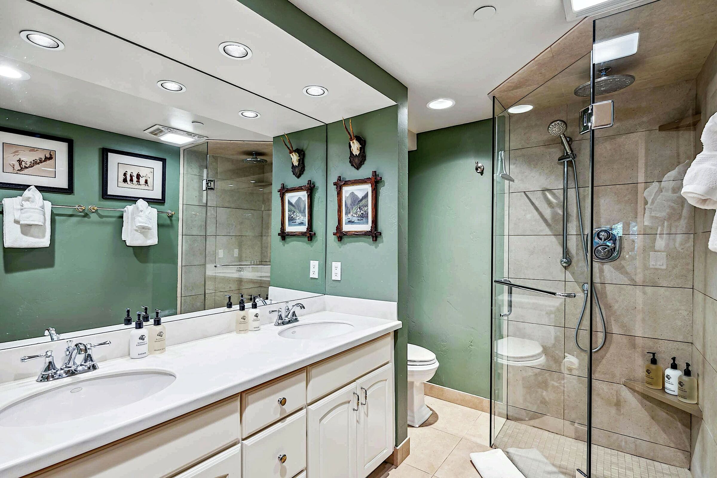 #102 - Master Ensuite Bathroom