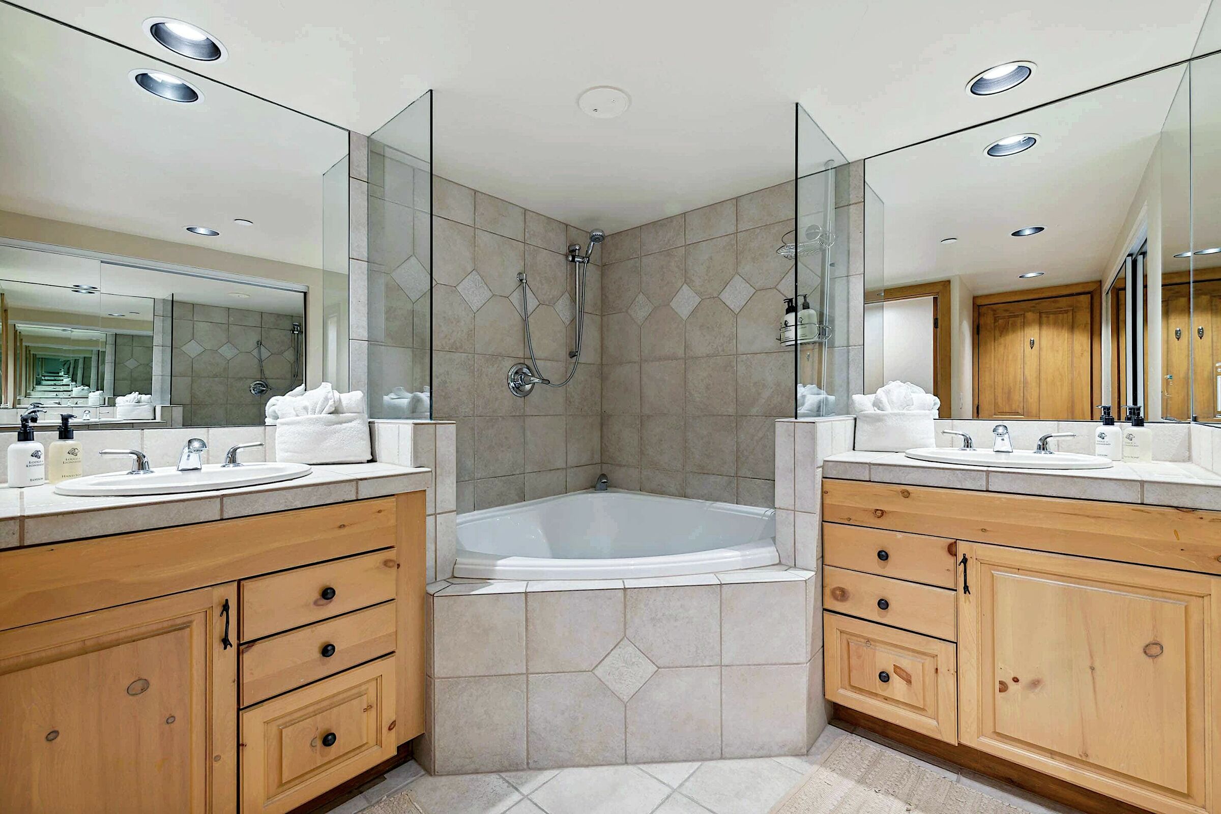Master Ensuite Bathroom