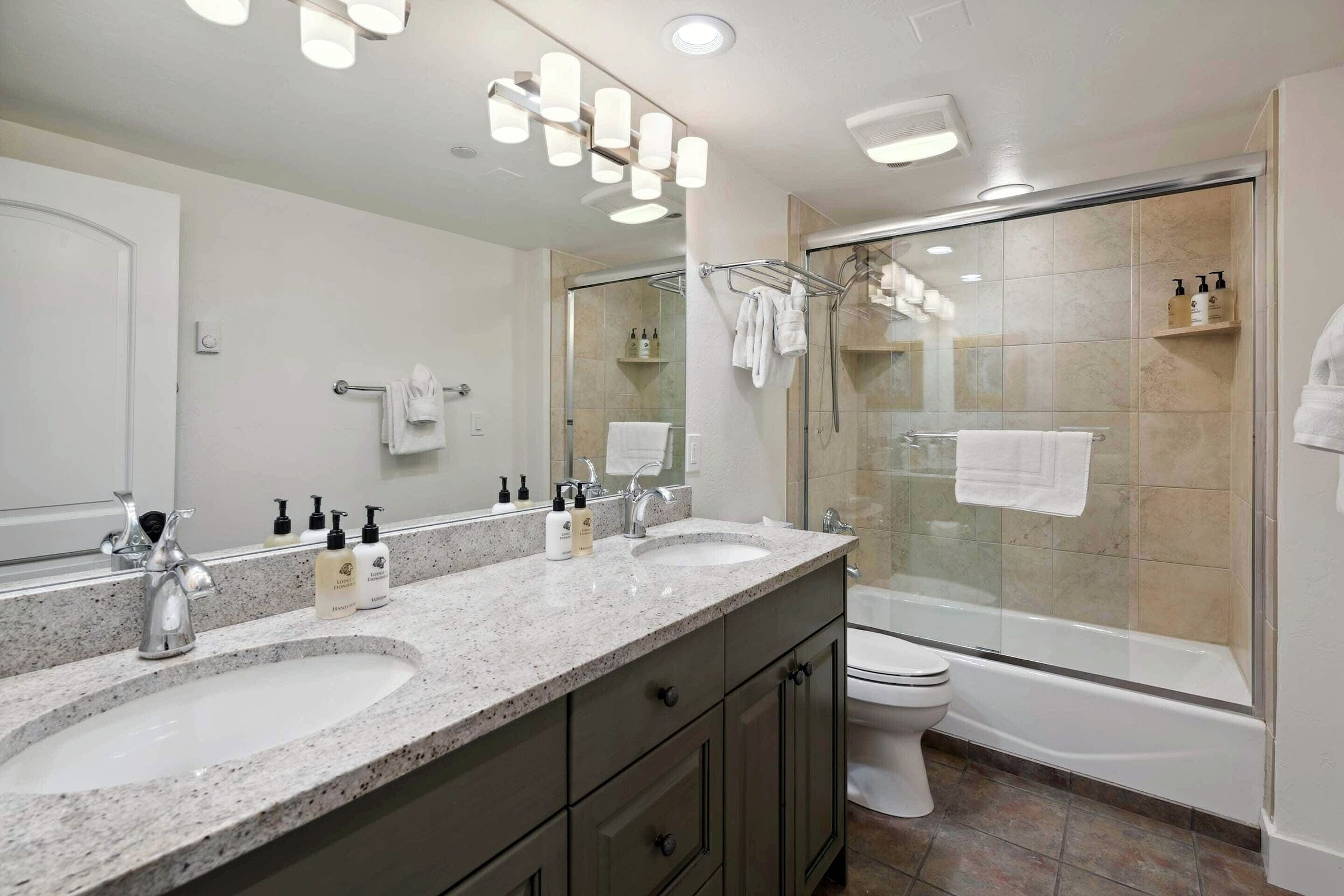 #380 - Master Ensuite Bathroom