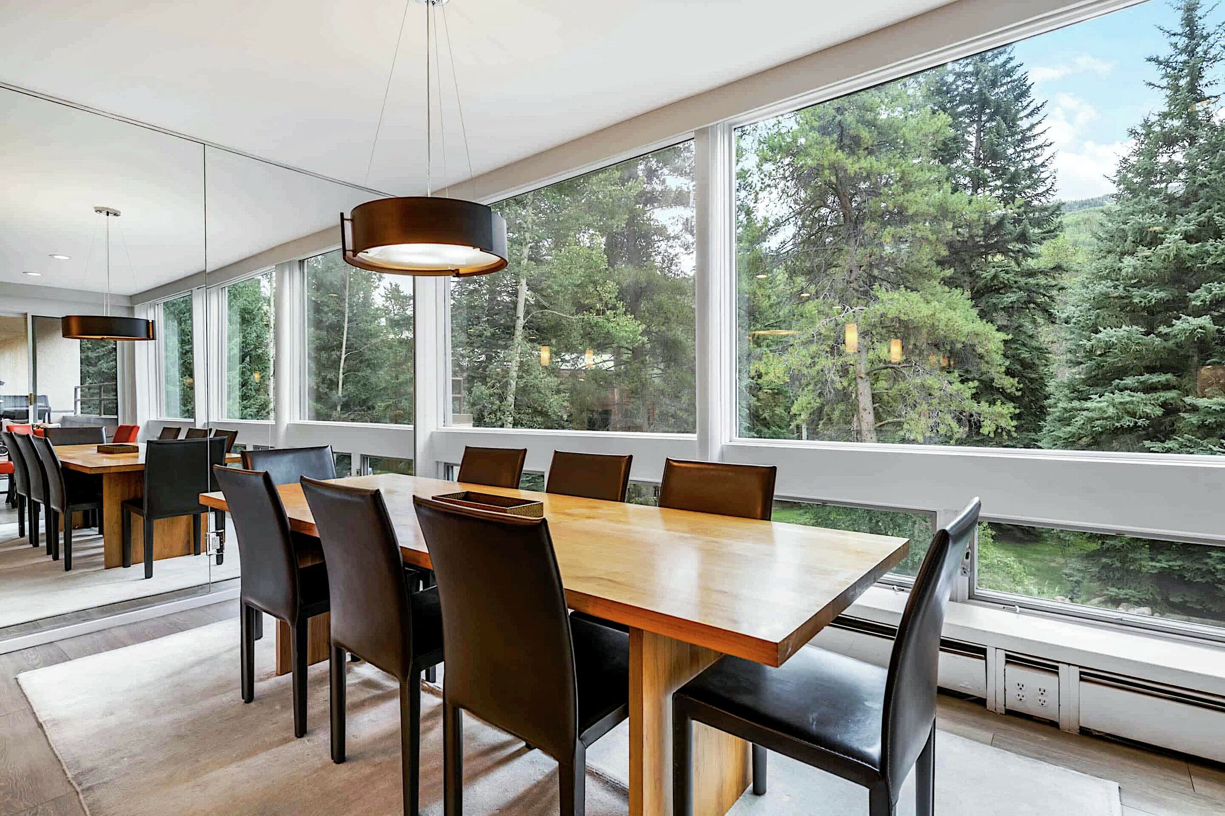 #05 - Dining Room