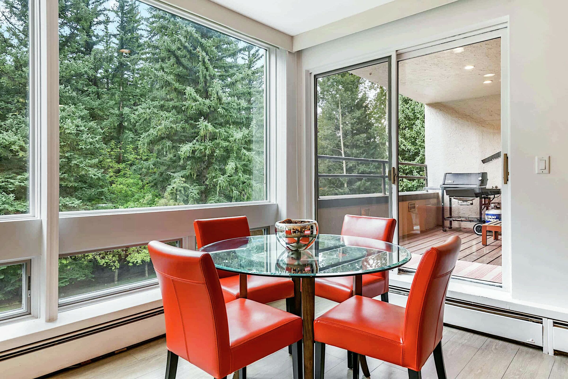 #05 - Dining Room