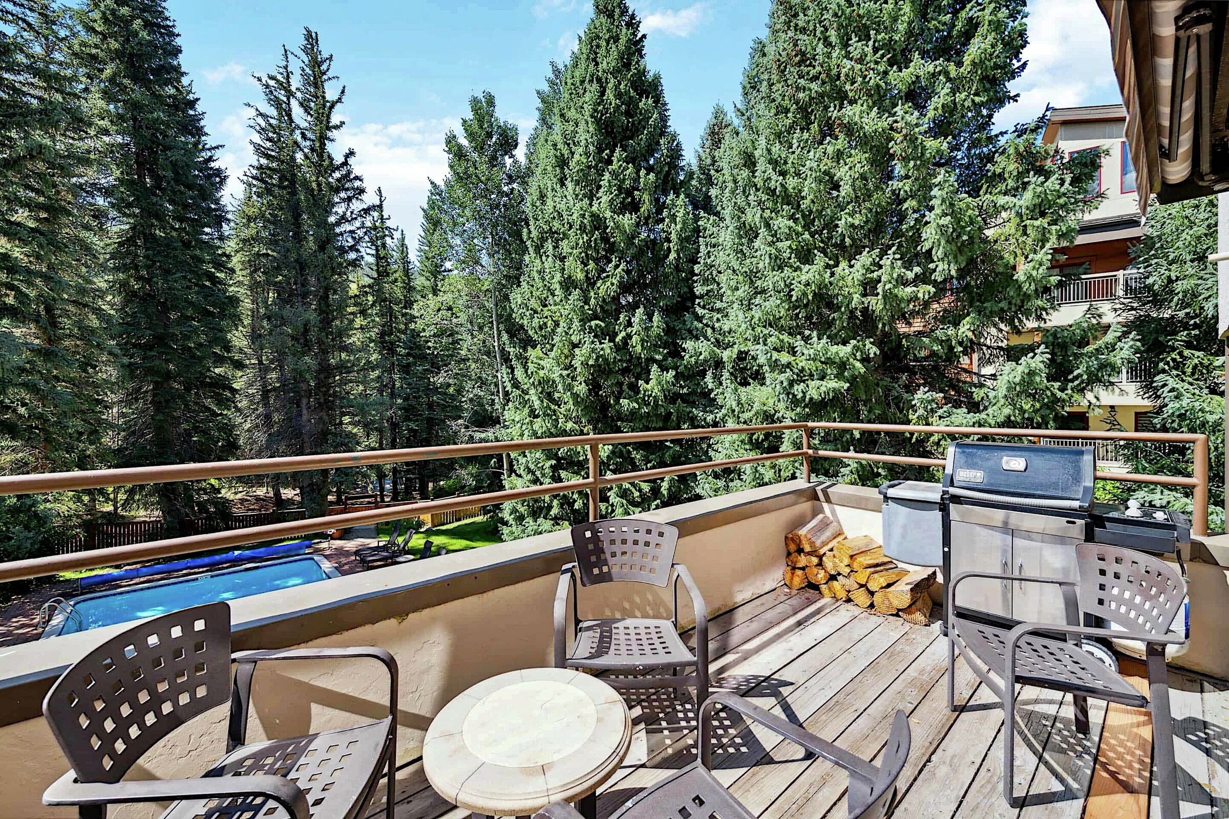 #03 - Balcony with BBQ