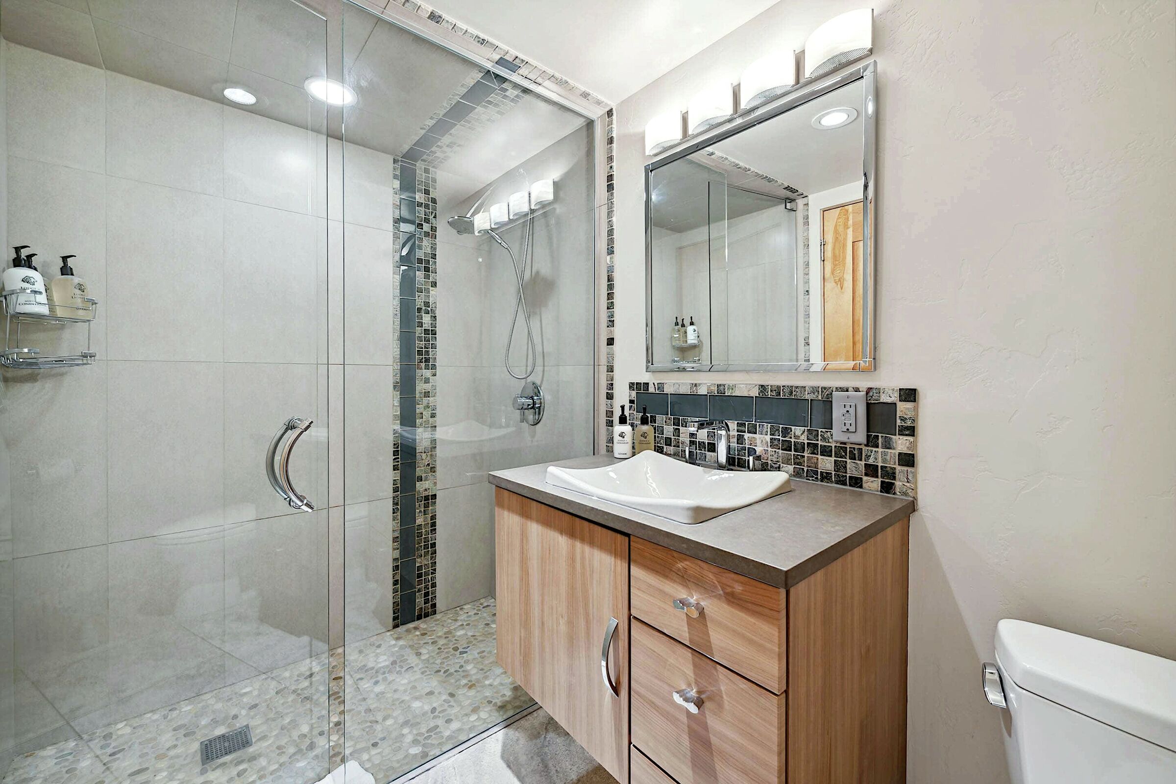 #350 - Bathroom