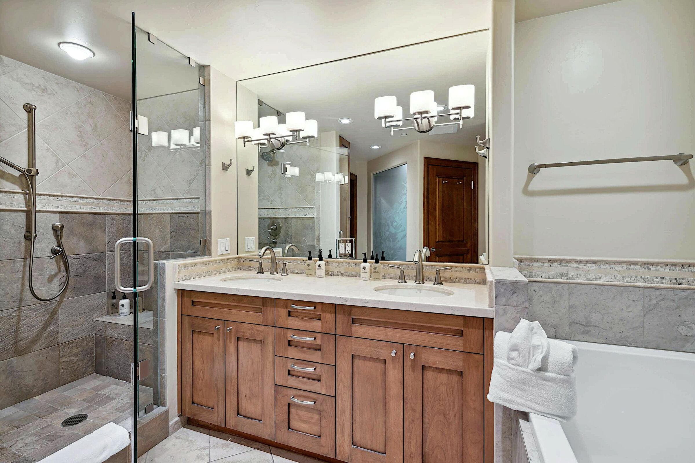 Master Ensuite Bathroom