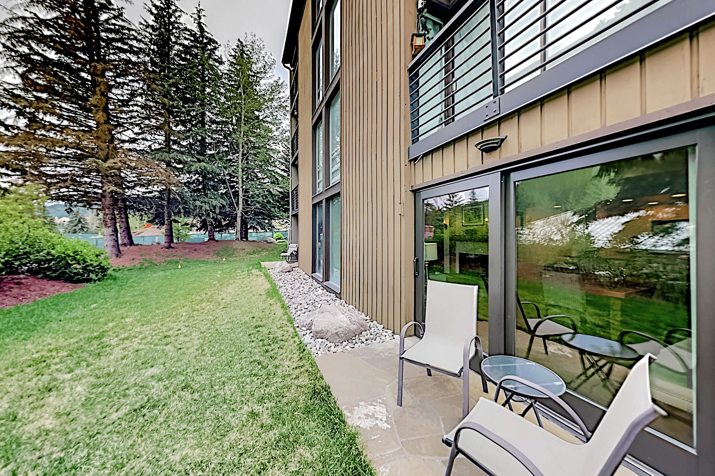#002 - Alpine Retreat - Patio