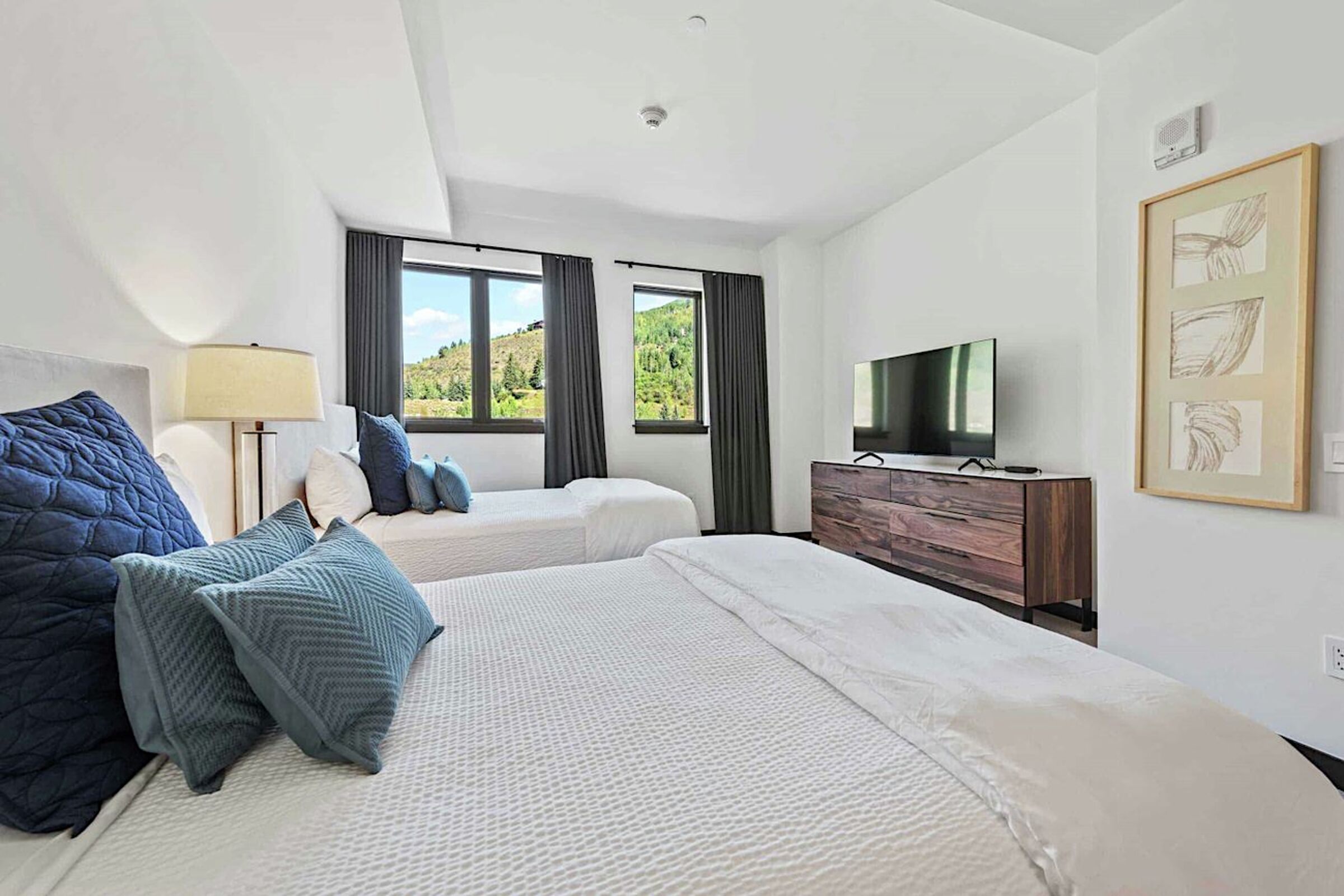 #W604 - Bedroom