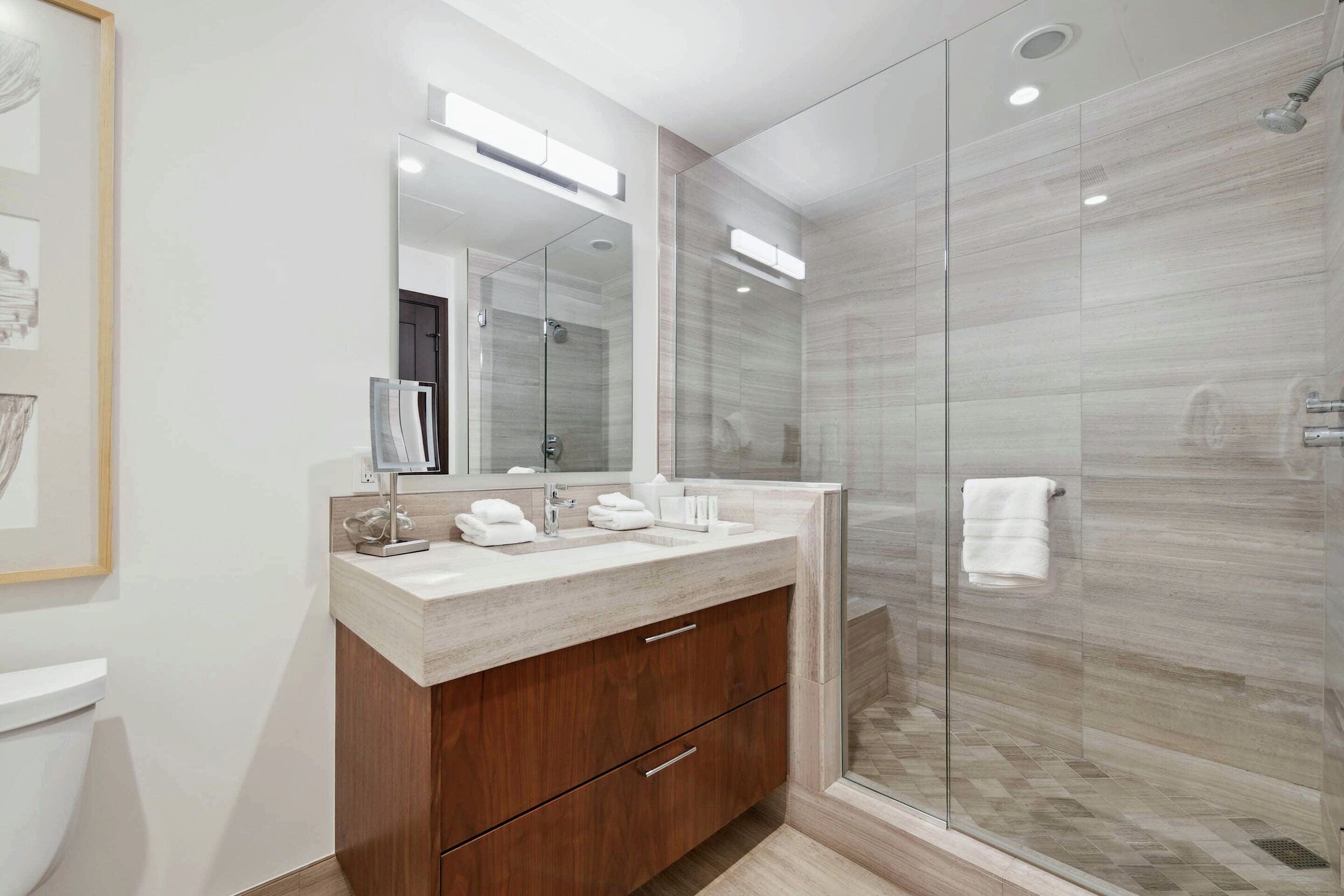 #W204 - Studio Bathroom