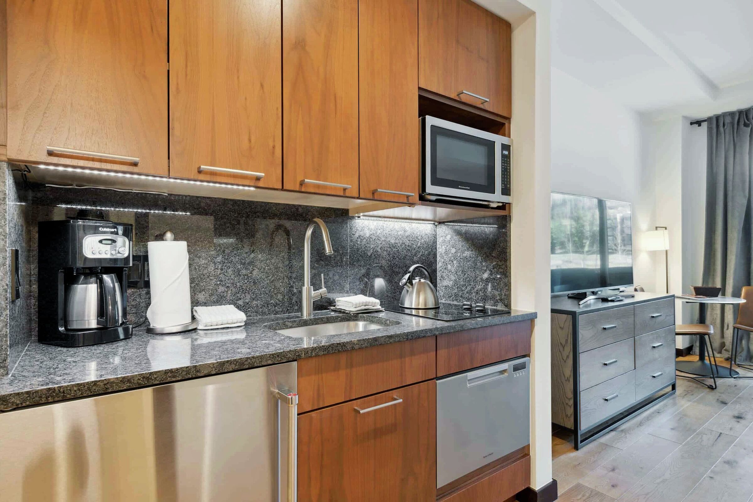 #W204 - Studio Kitchenette