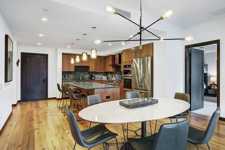 3 Bdrm - Dining Area & Kitchen