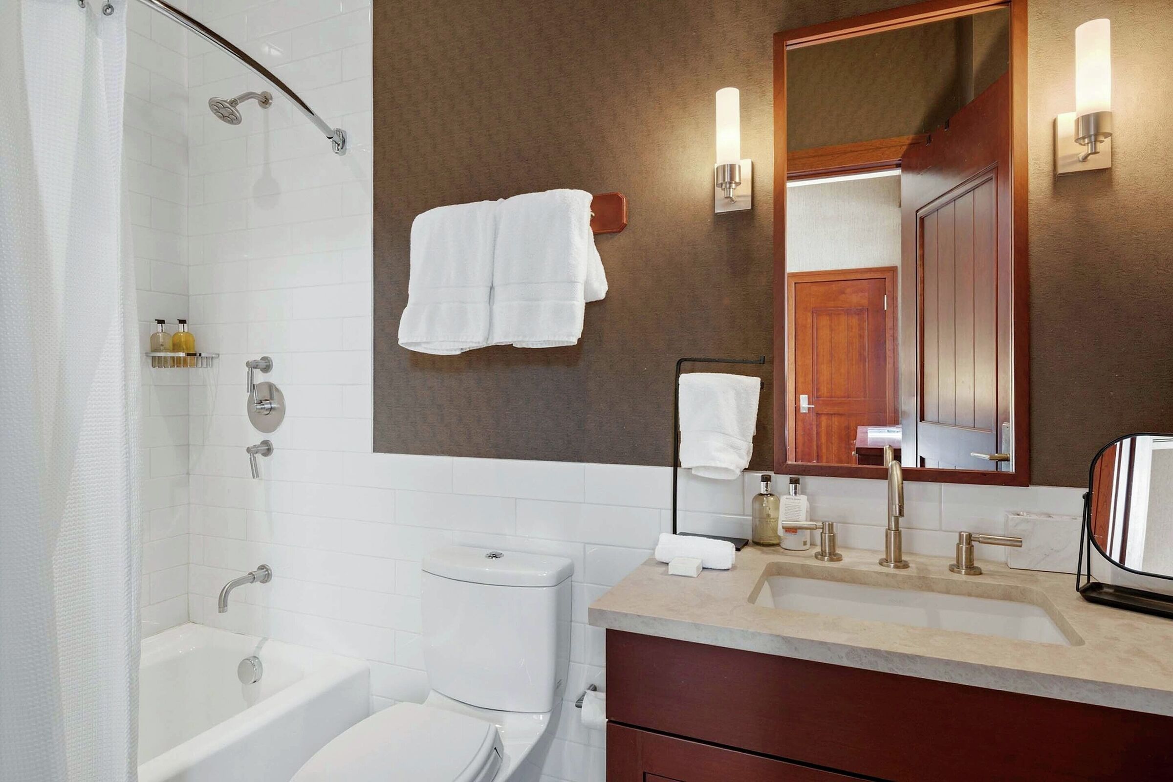 #2AS - Ensuite Bathroom