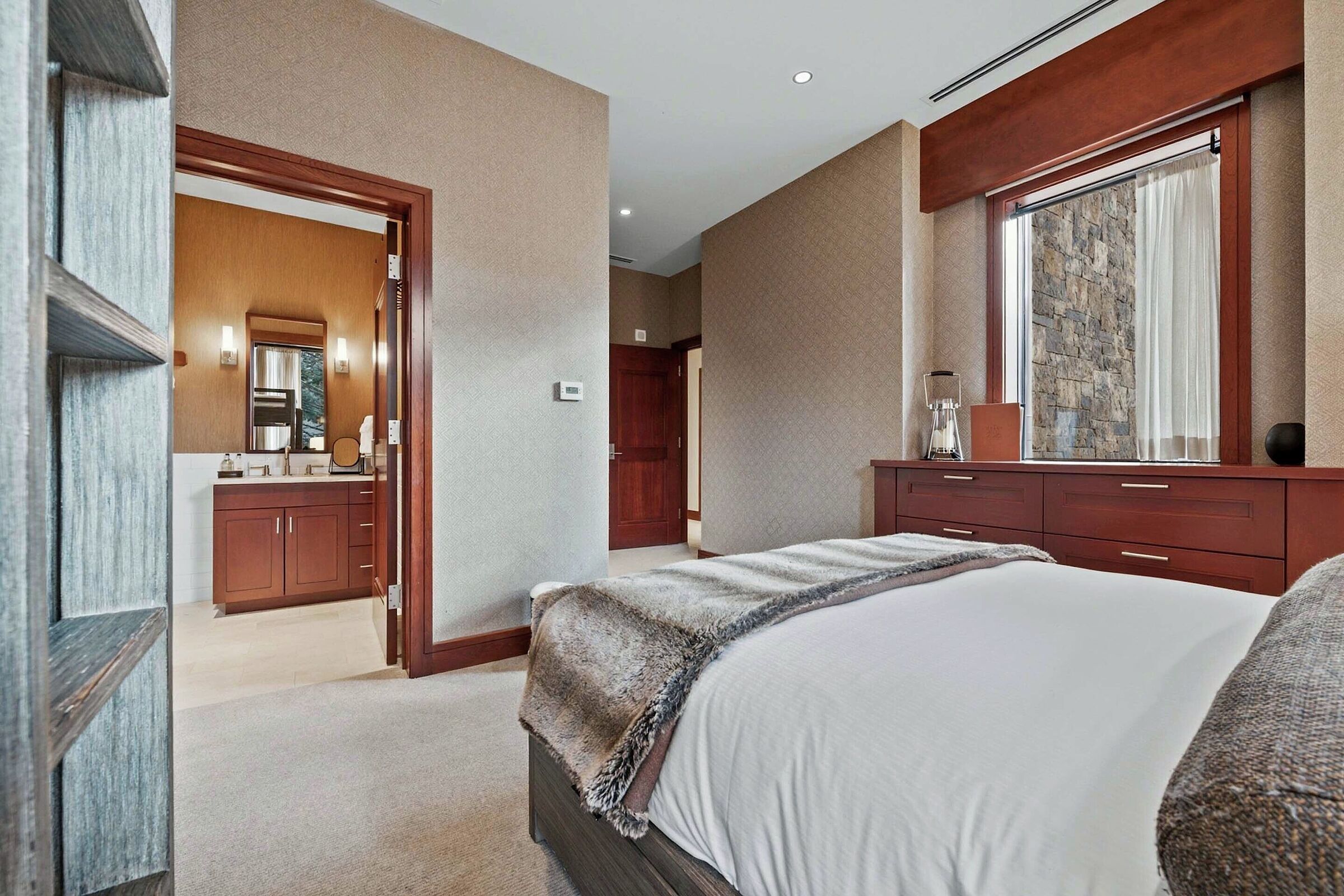 #2AS - Bedroom