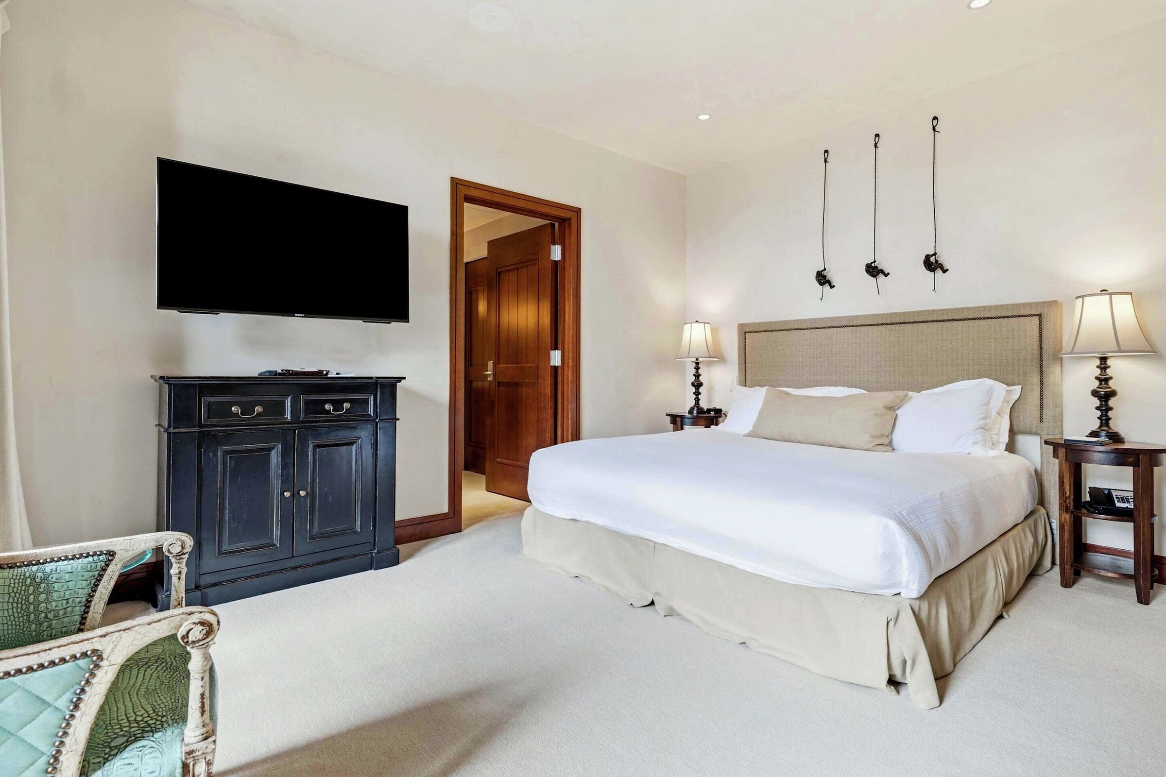 #3BW - Master Bedroom