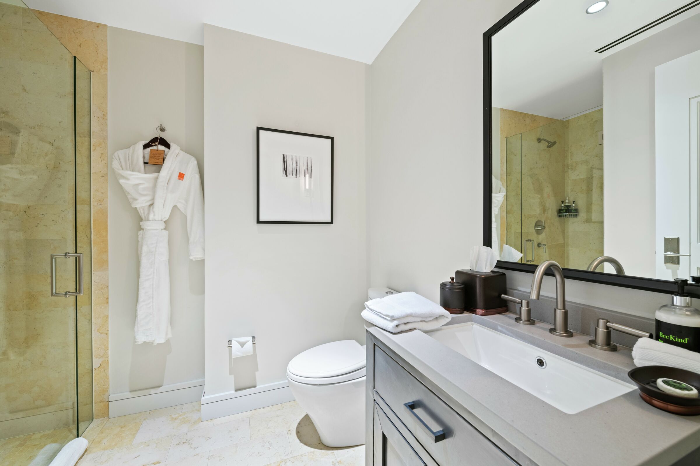 #3DE - Ensuite Bathroom