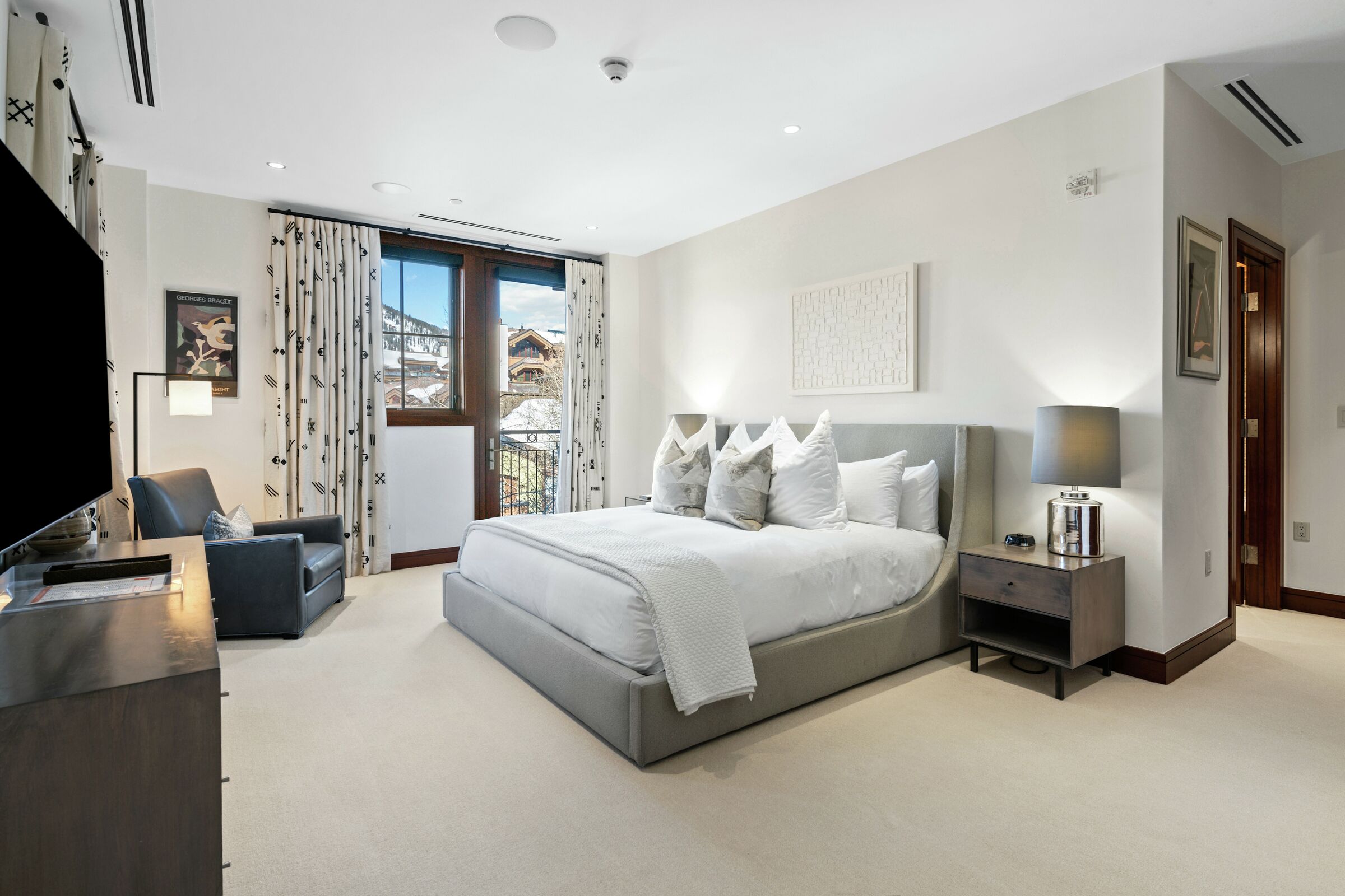 #4HW - Master Bedroom
