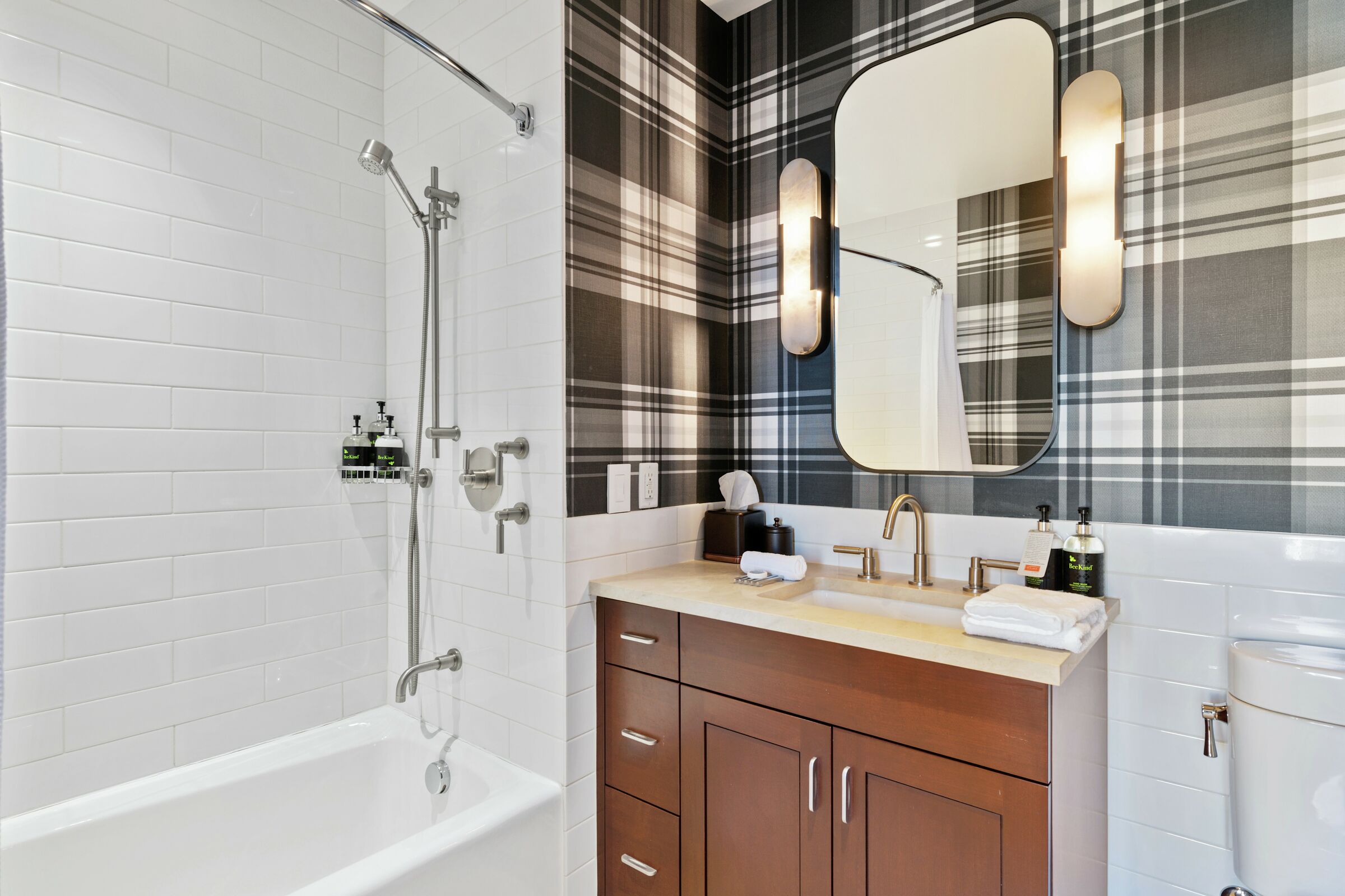 #4HW - Ensuite Bathroom