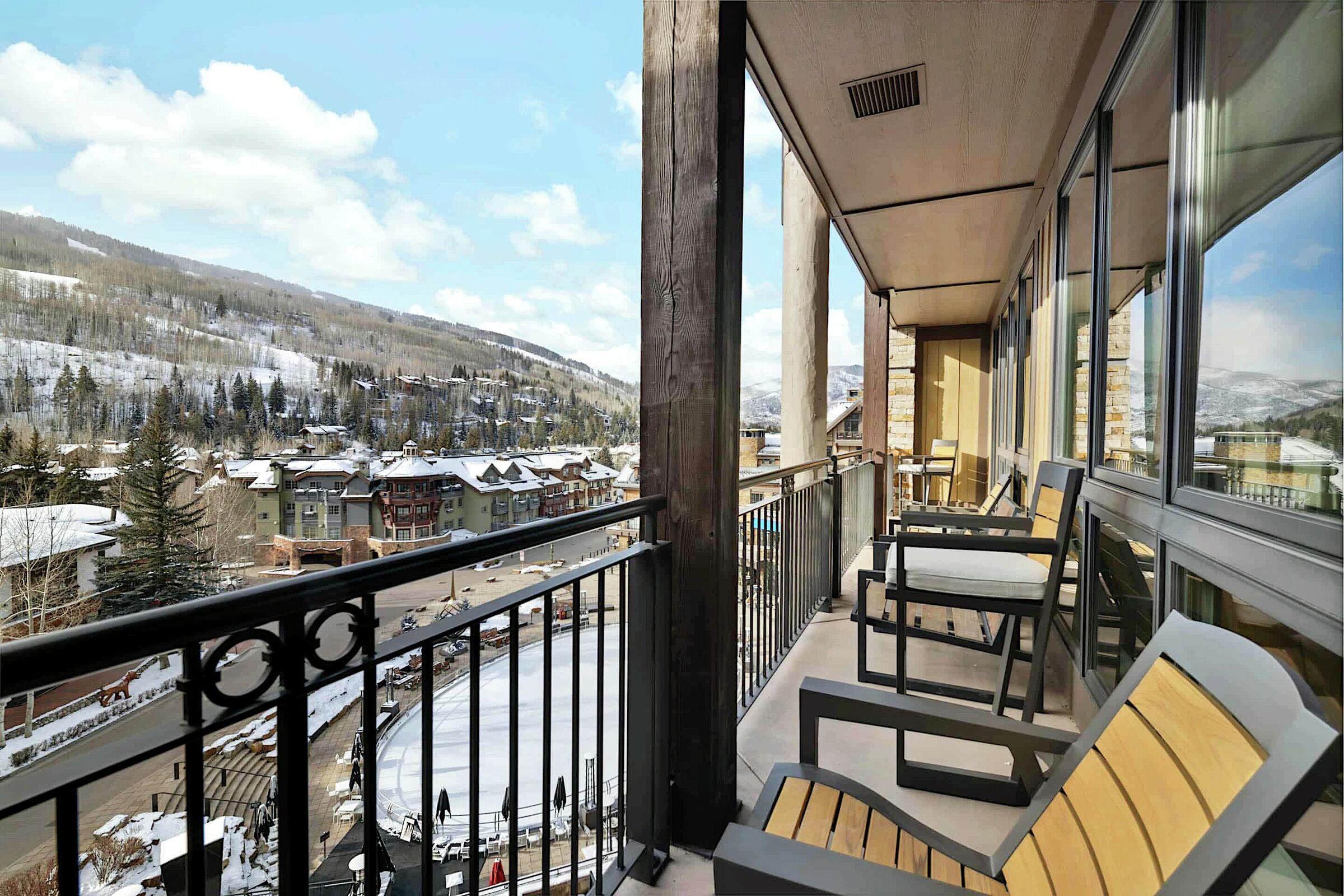 #6DE - Balcony