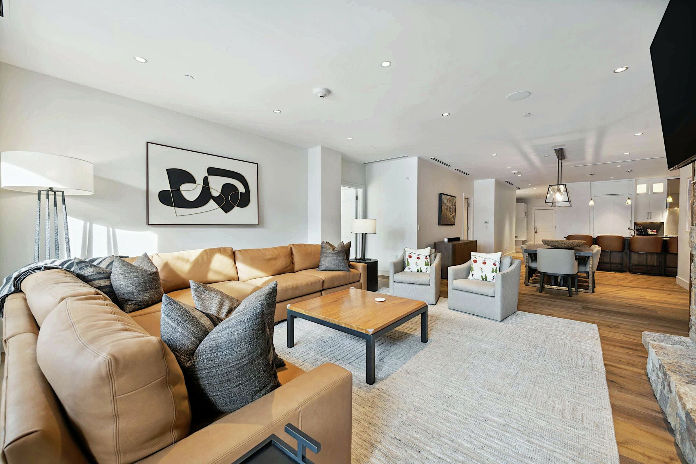 #6DE - Living Area