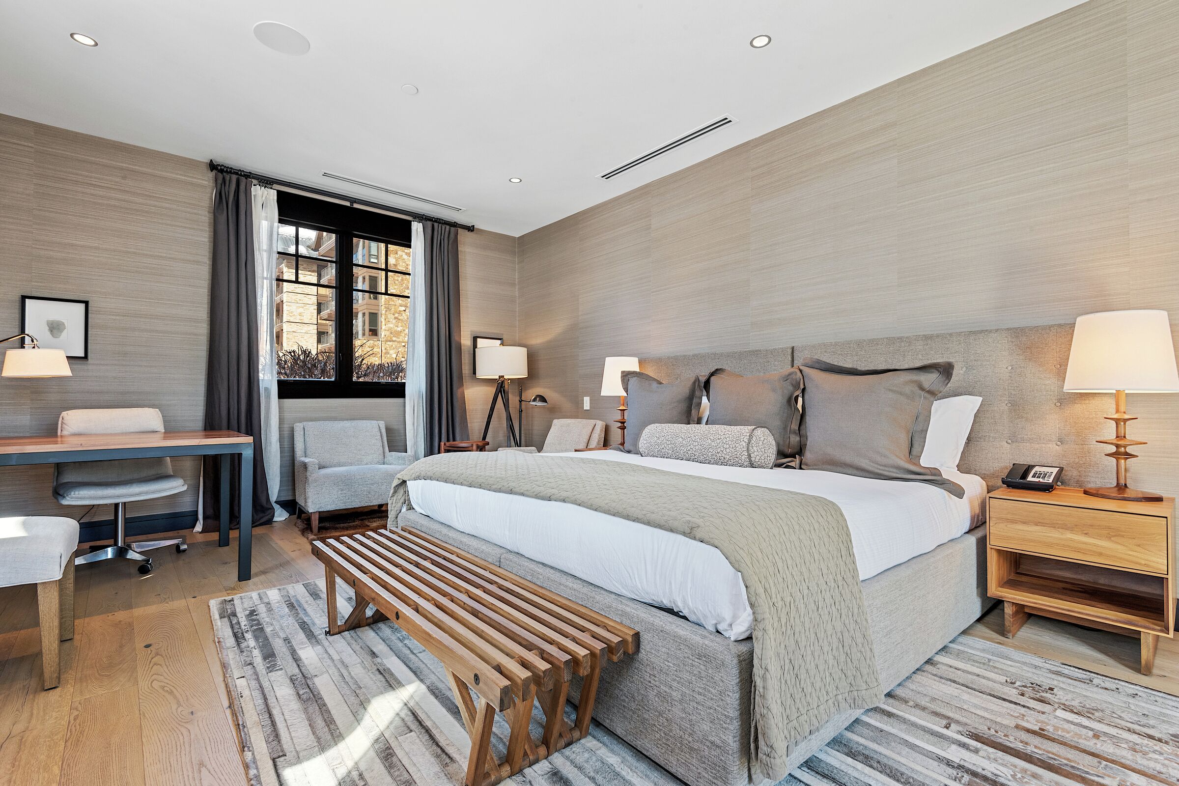 #3HE - Bedroom
