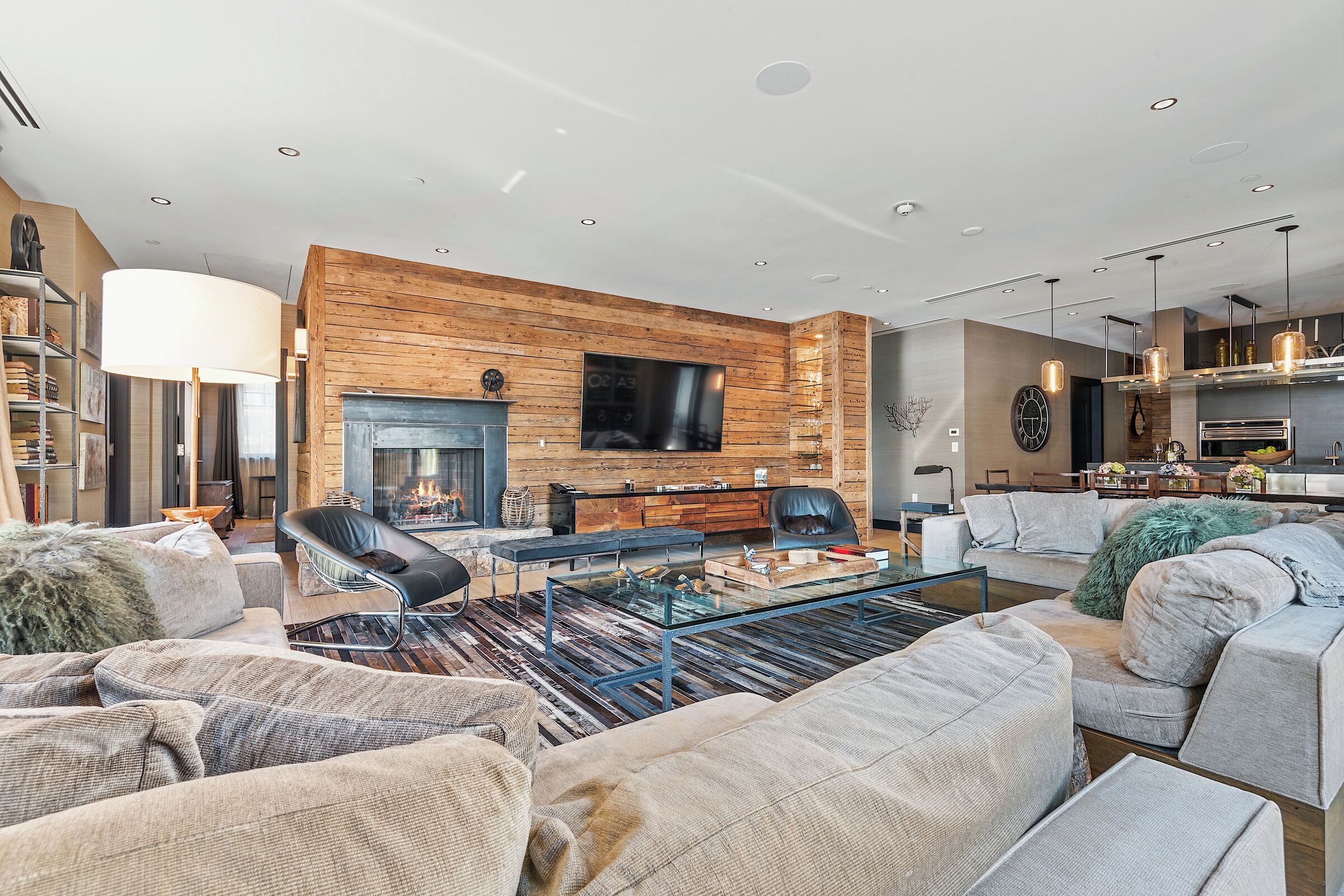 #3HE - Living Area