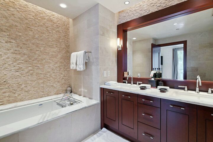 #4DE - Master Ensuite Bathroom