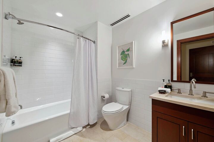 #4DE - Ensuite Bathroom