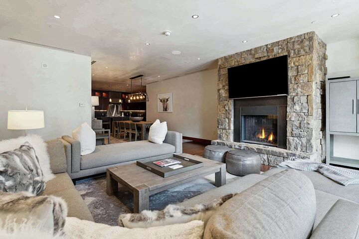 #4DE - Living Area