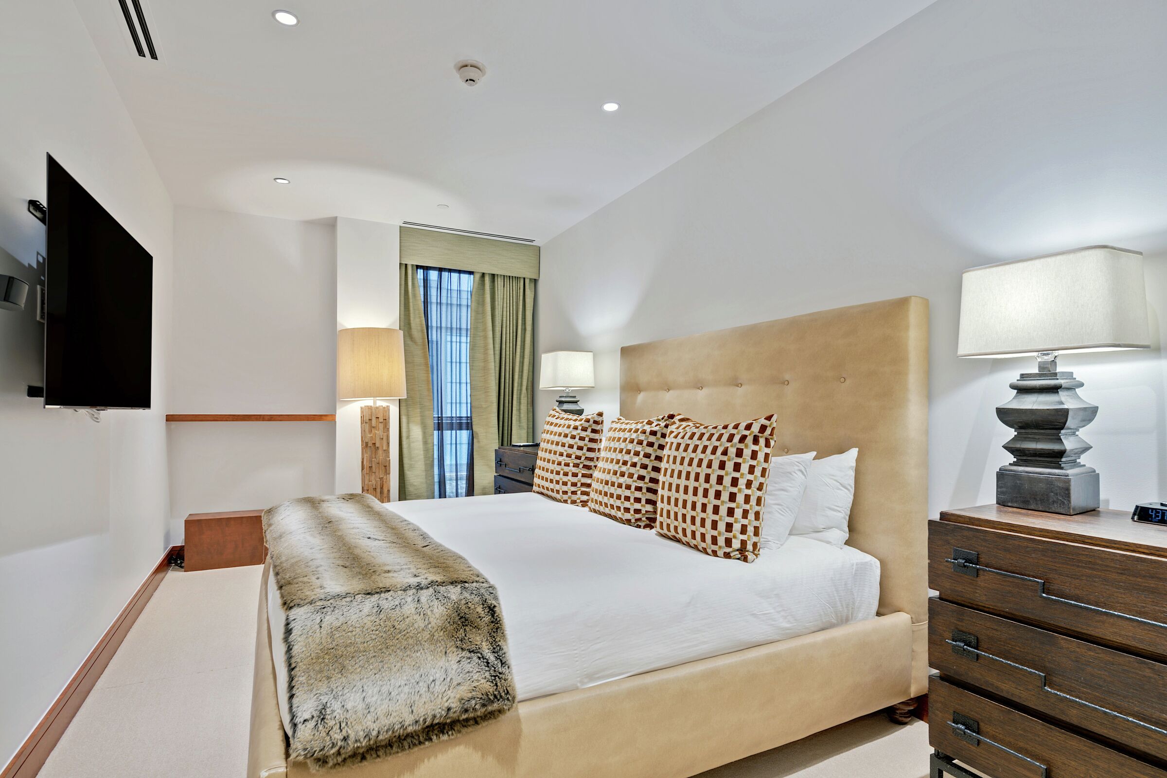 #5DW - Bedroom