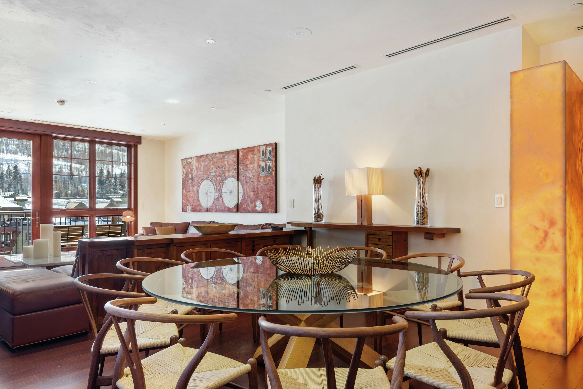 #4BW - Dining Room
