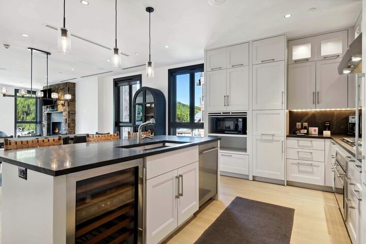 #6BE - Kitchen