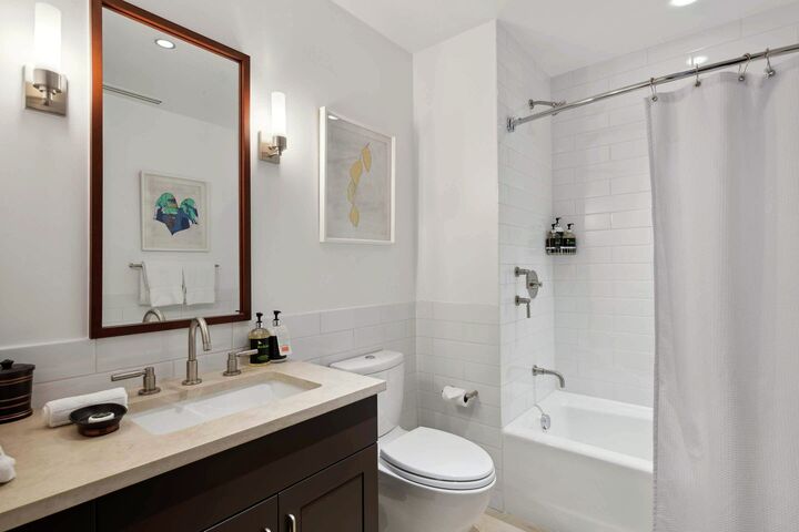 #6BE - Ensuite Bathroom