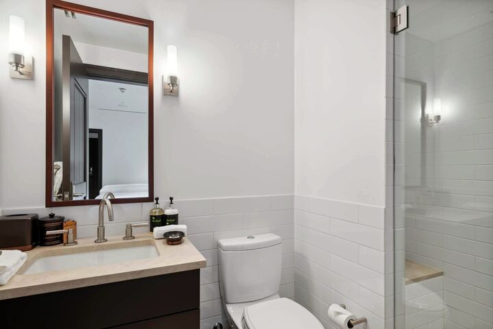 #6BE - Ensuite Bathroom