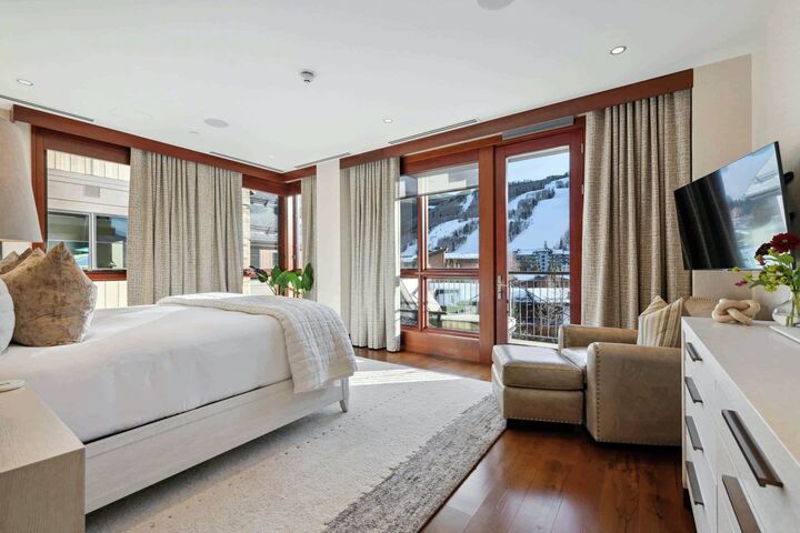 #5BE - Master Bedroom
