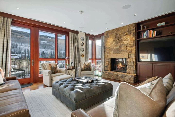 #5BE - Living Area