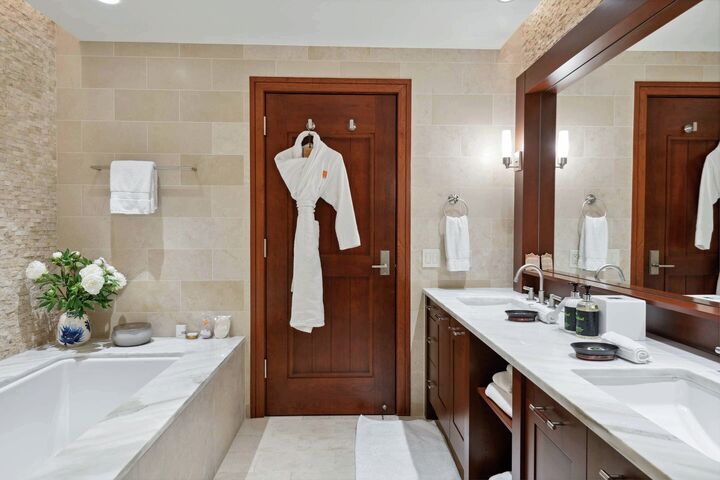 #5BE - Master Ensuite Bathroom