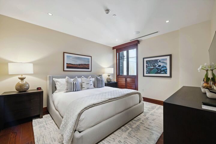 #5BE - Bedroom