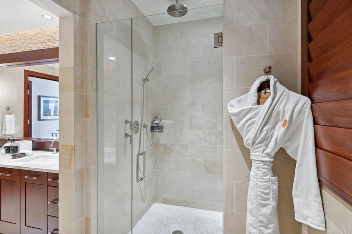 #5BE - Master Ensuite Bathroom