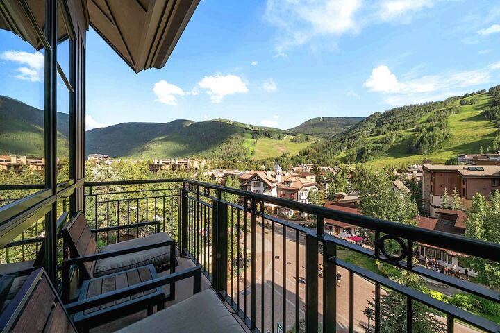 #6GE - Balcony