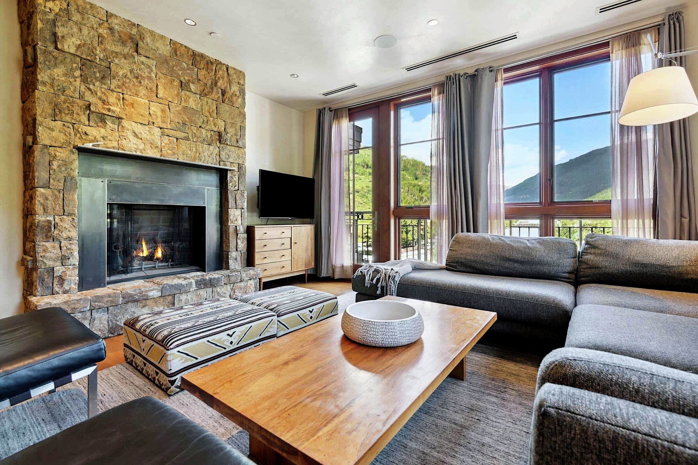 #6GE - Living Area