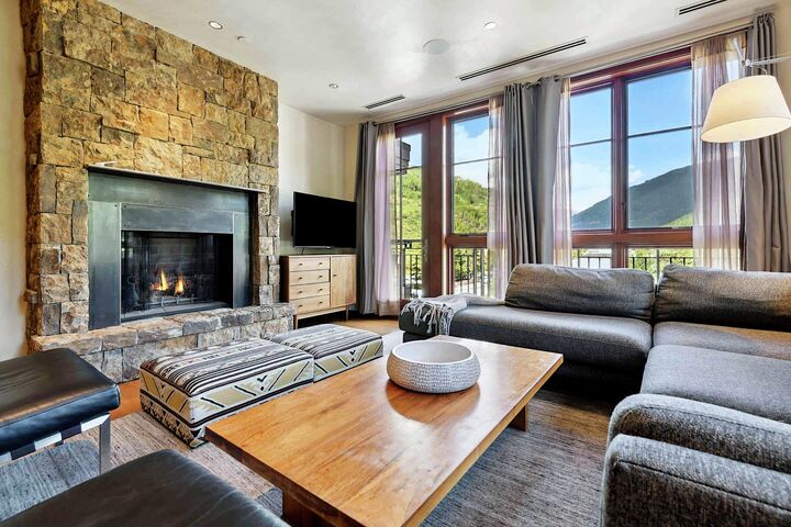 #6GE - Living Area